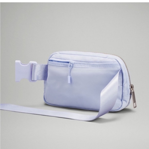 BRAND NEW LULULEMON BELT BAG - Picture 3 of 11